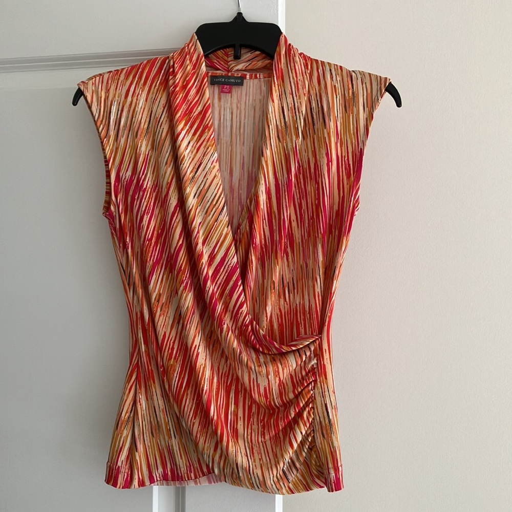 Vince Camuto Sleeveless V-Neck Top. Size SP